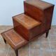 Escalier bibliothèque vintage style anglais, coffre, bois et cuir, 67 cm