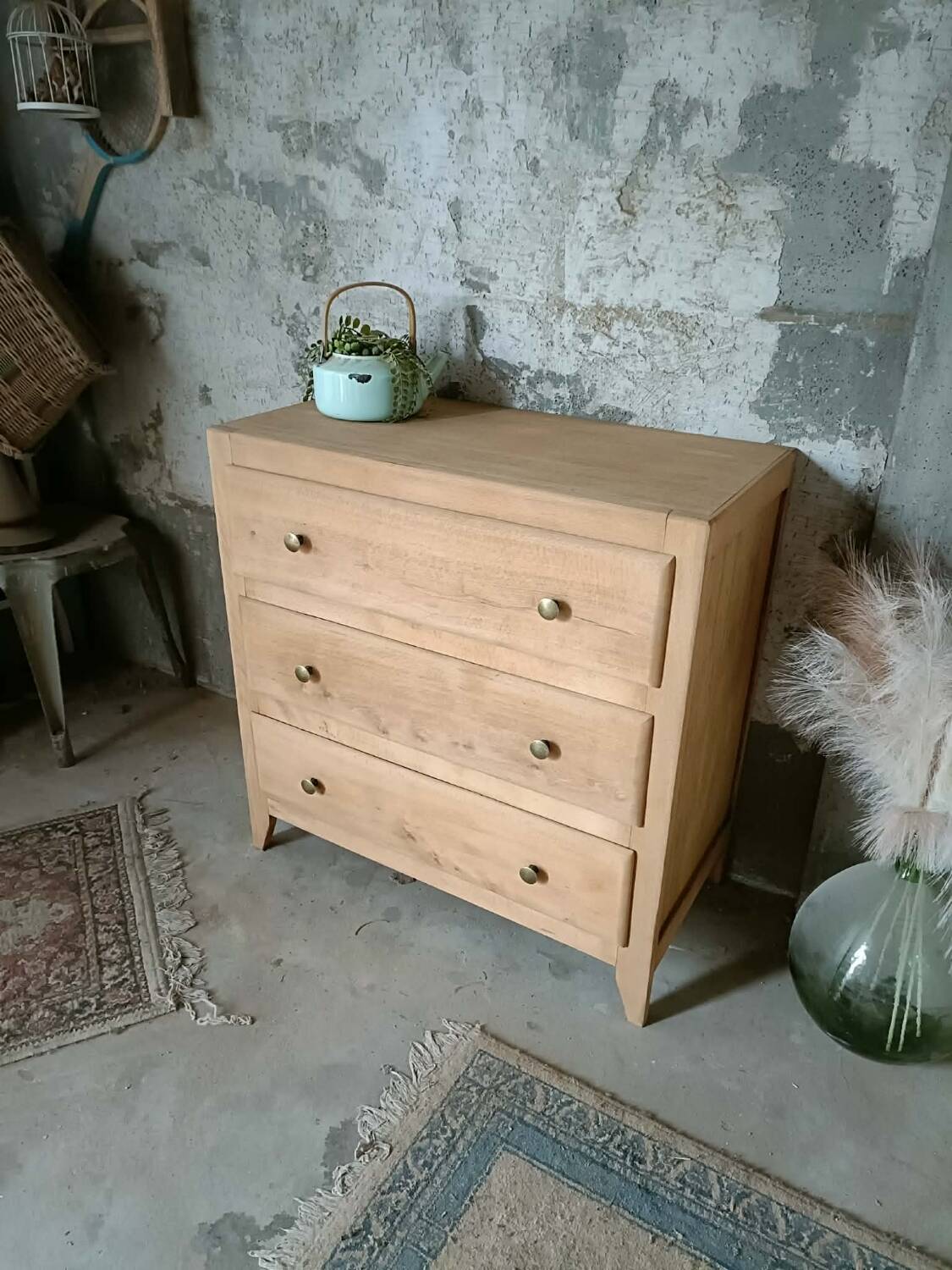 Parisian commode