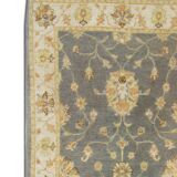 Tapis de couloir en laine grise, motif floral Ziegler fait main