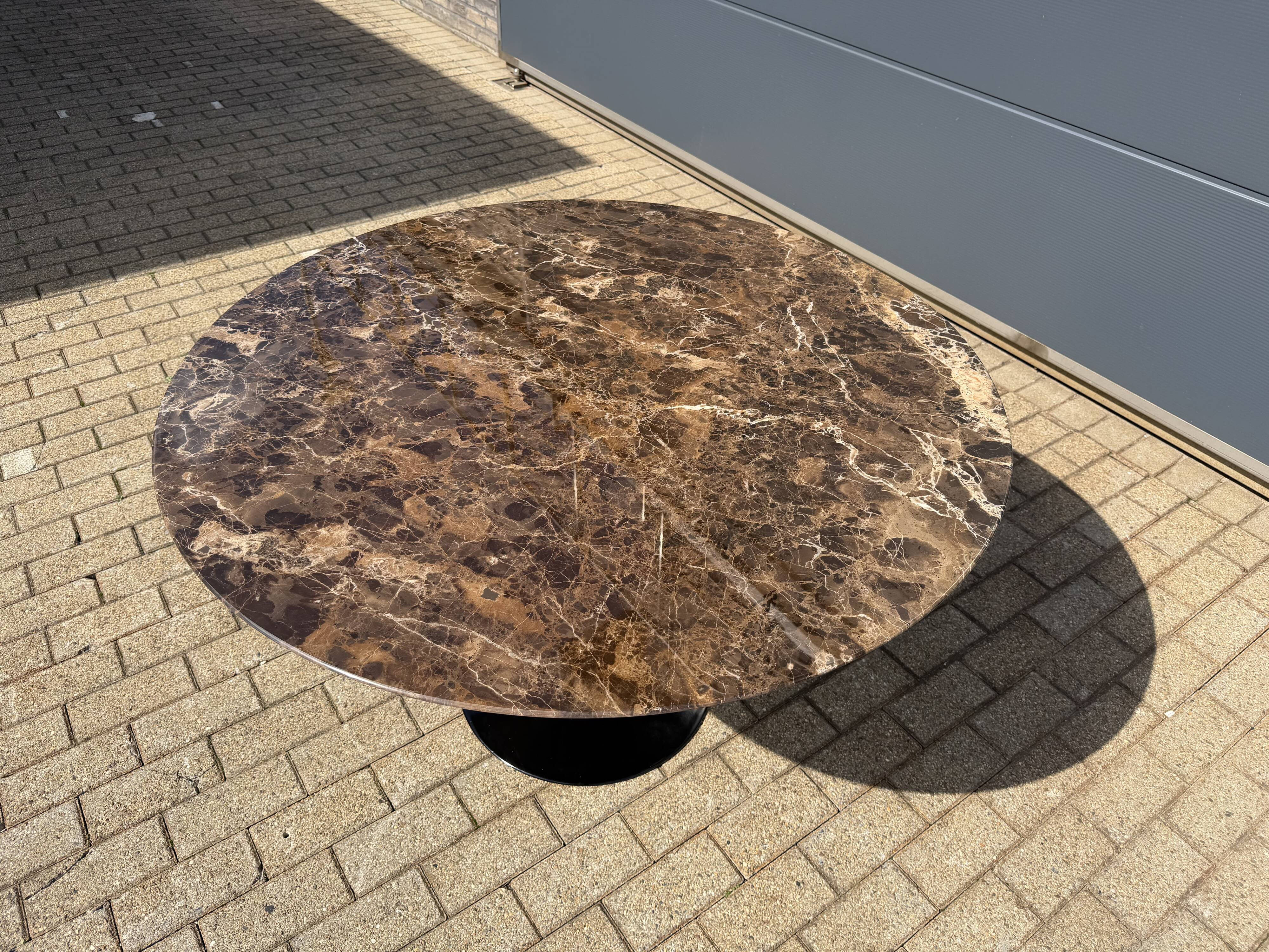 Original round Knoll Tulip dining table (137cm) Emperador glossy NEW CONDITION!