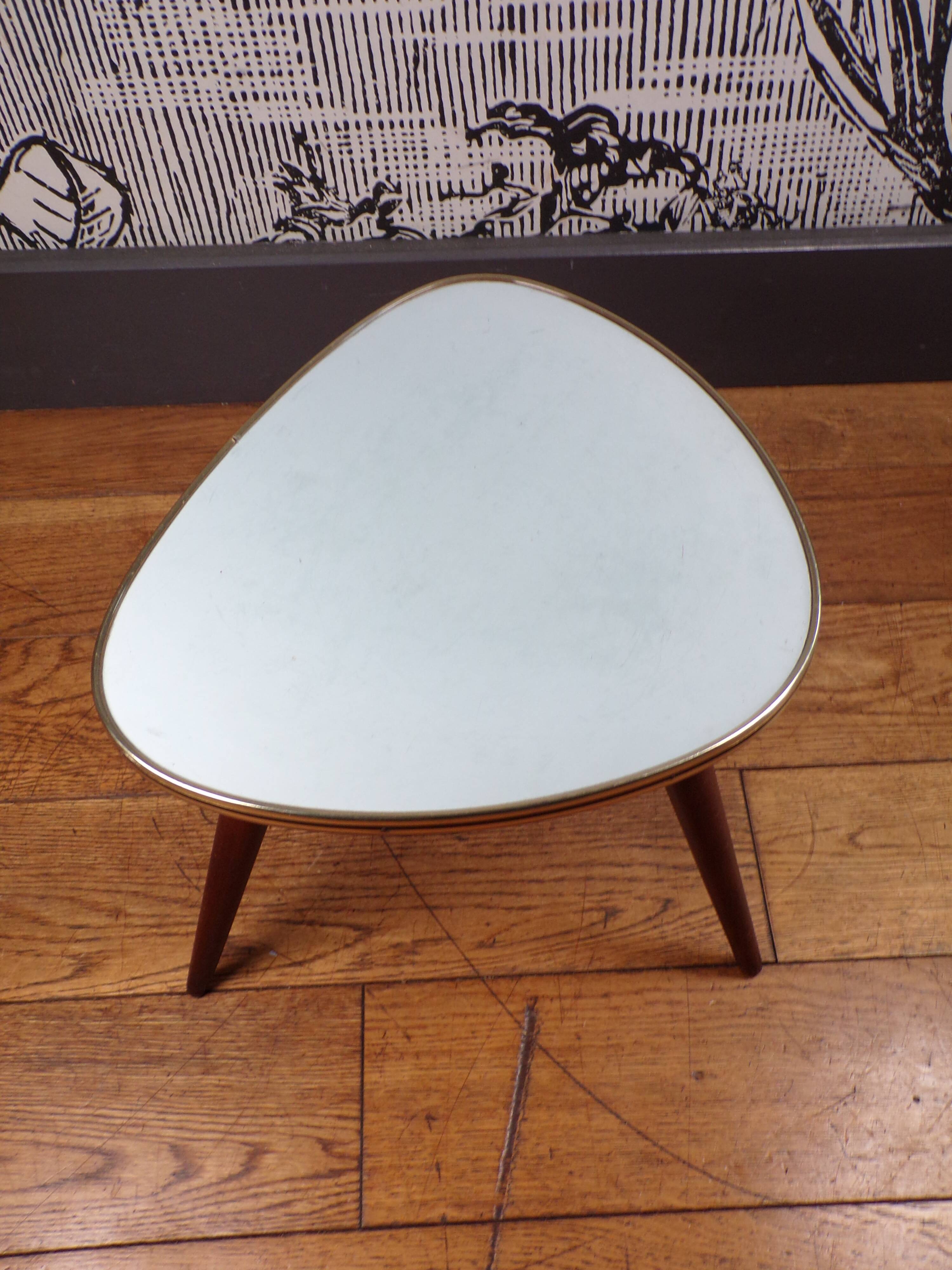 Formica tripod plant holder table