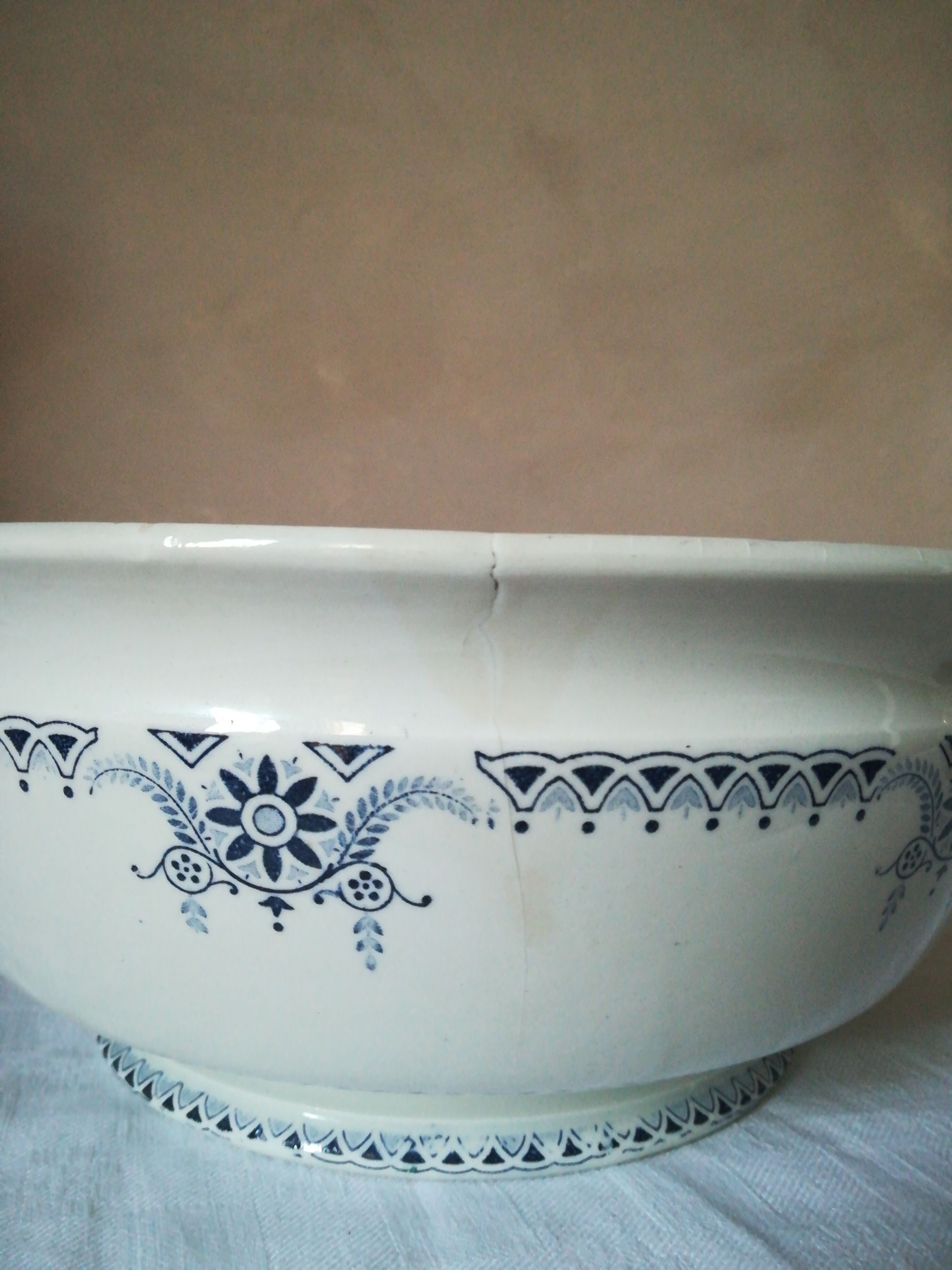Saladier in Lunéville earthenware
