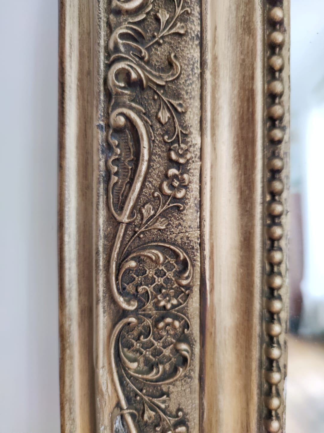 Ancient mirror with golden pediment - 117x76cm