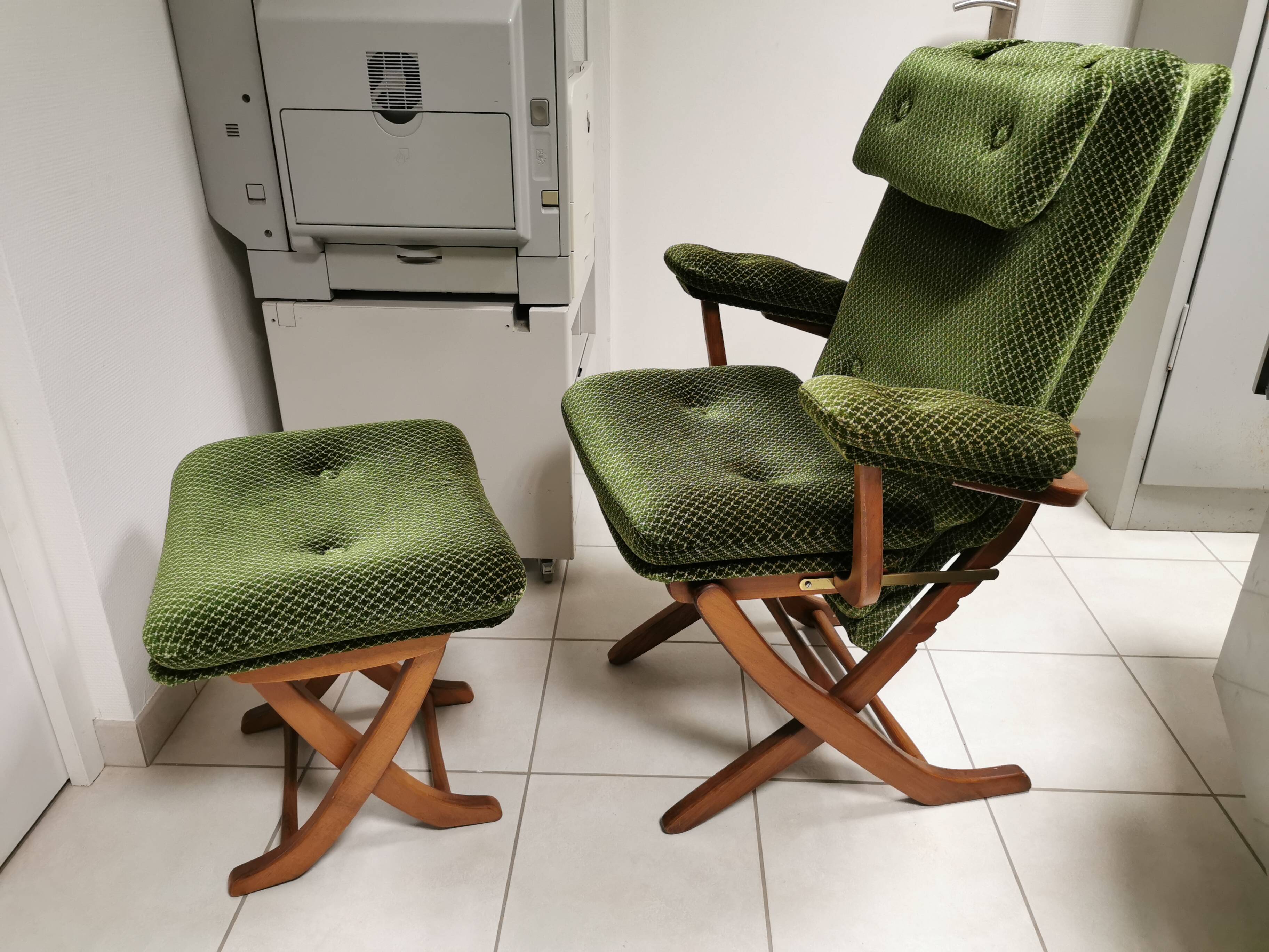 Vintage scandinavian style relax armchair + footrest adjustable tilt
