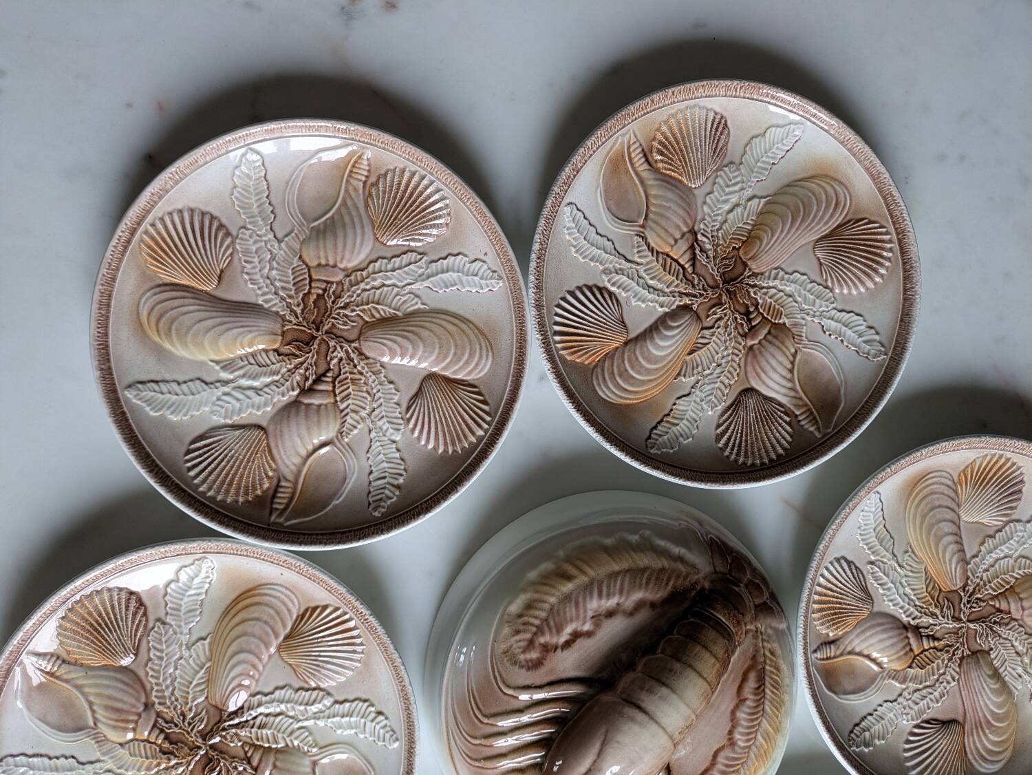 Shell service in slipware
