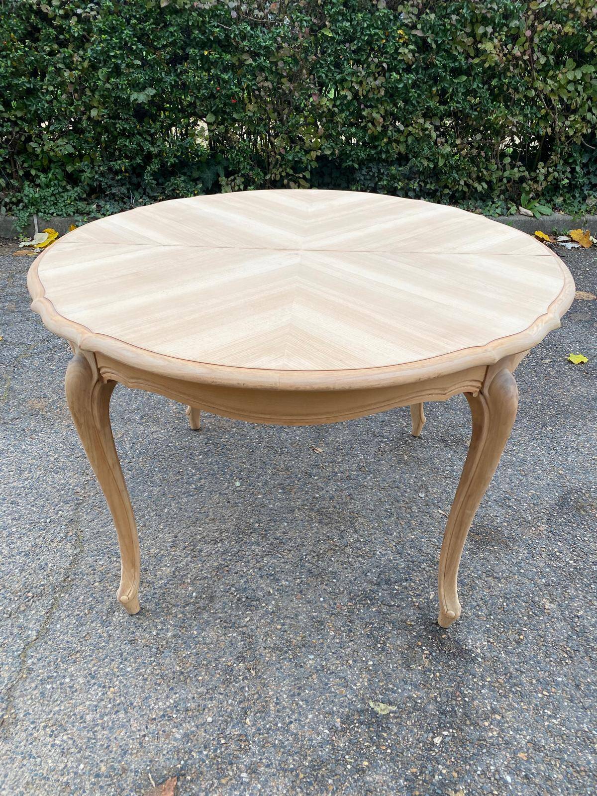 Louis XV style oval extendable round table renovated in raw wood