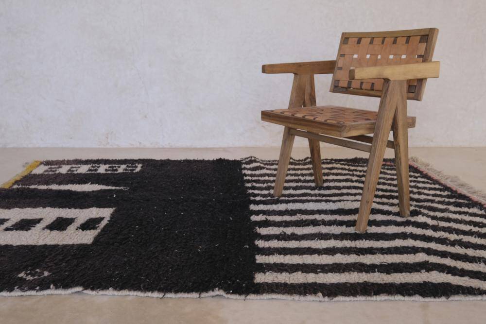 Modern Berber Rug - 250 x 167 cm