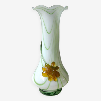 Grand Vase Vénitien en verre d Art soufflé/Murano. Motif floral couleur ambre en relief. Haut 35 cm