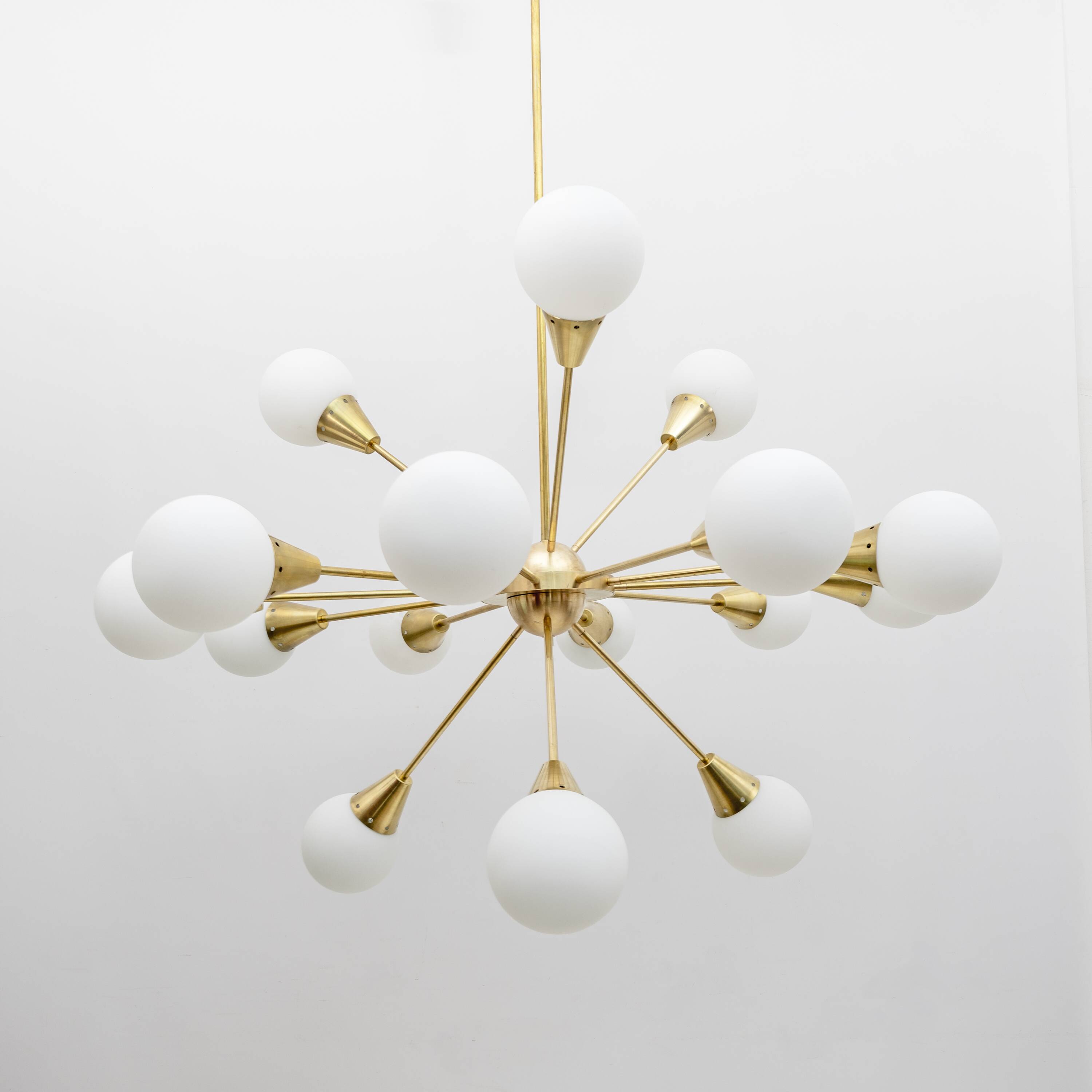 Mid-Century Modern Italian Brass and Glass Opaline Large Sputnik Chandelier