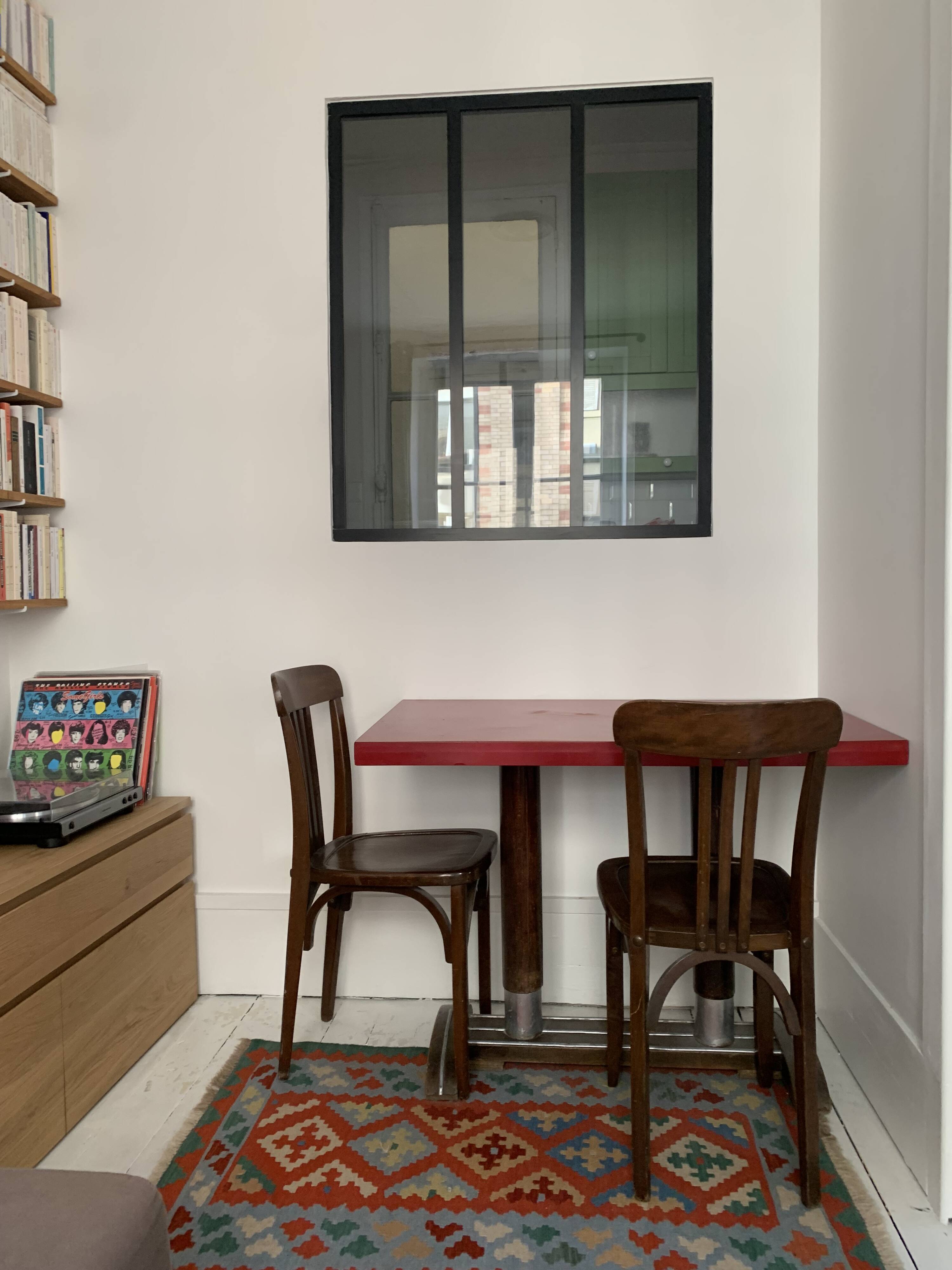 Bistro table in Formica