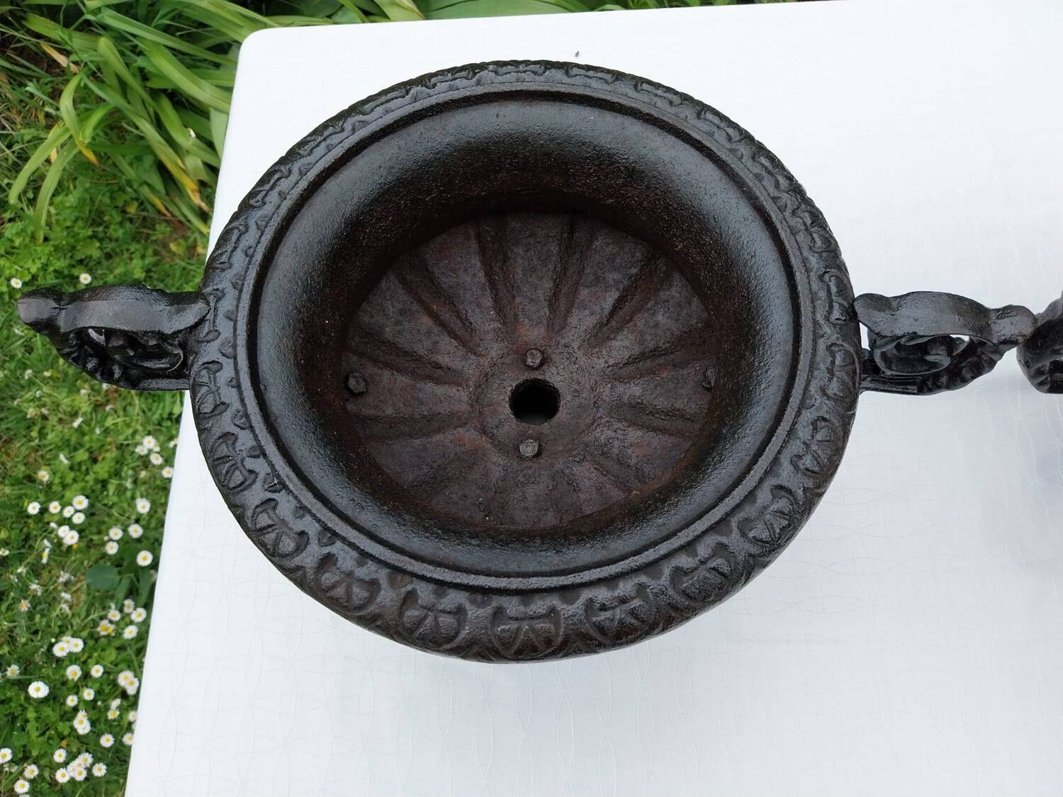 Cast iron vases “Chambord” model