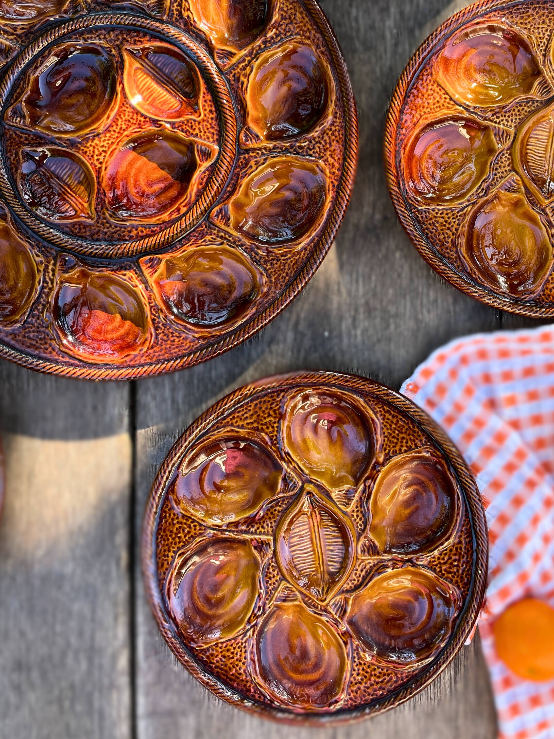 St Clément ceramic oyster plates