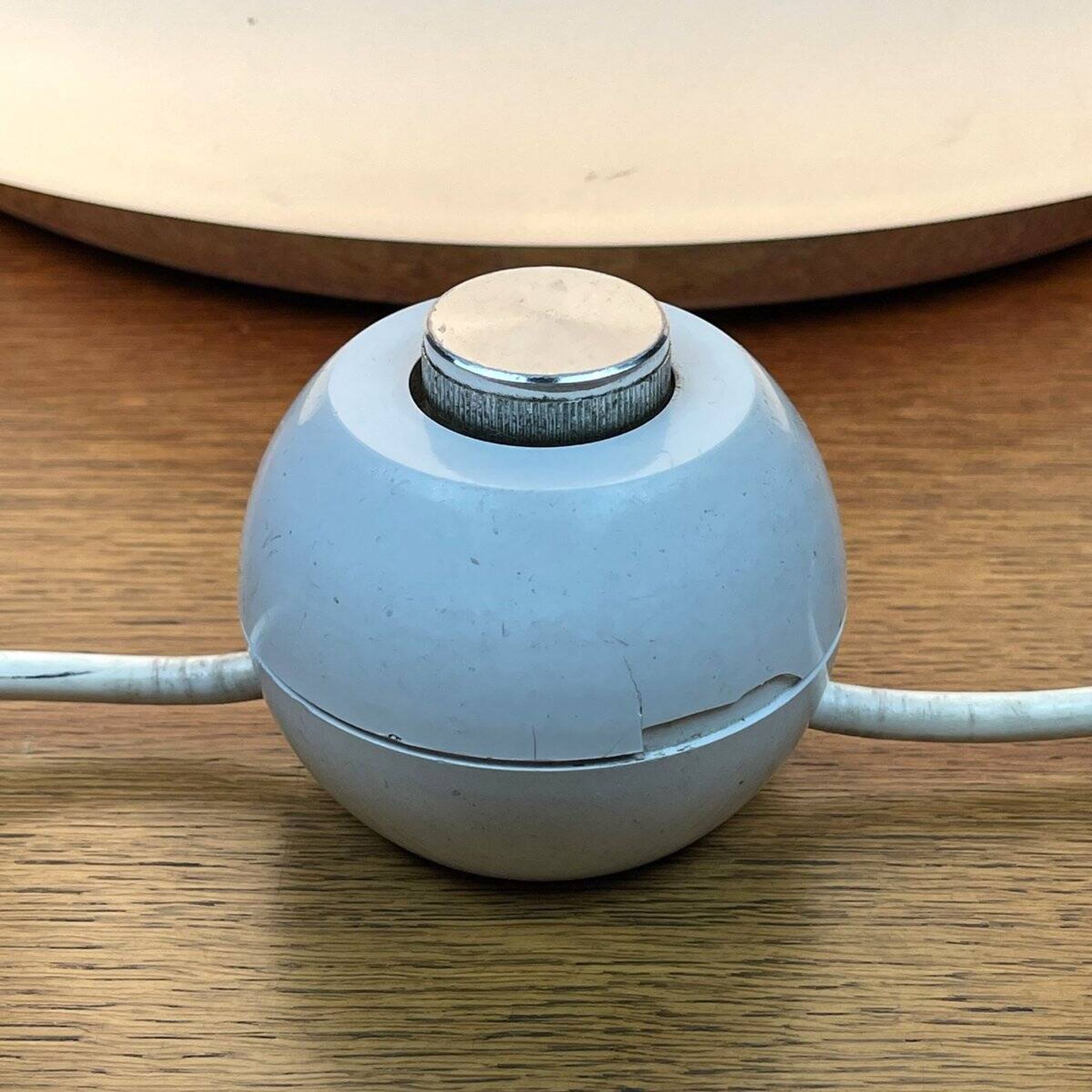 Mid-century floor lamp in white glass, Italy, 1970s.