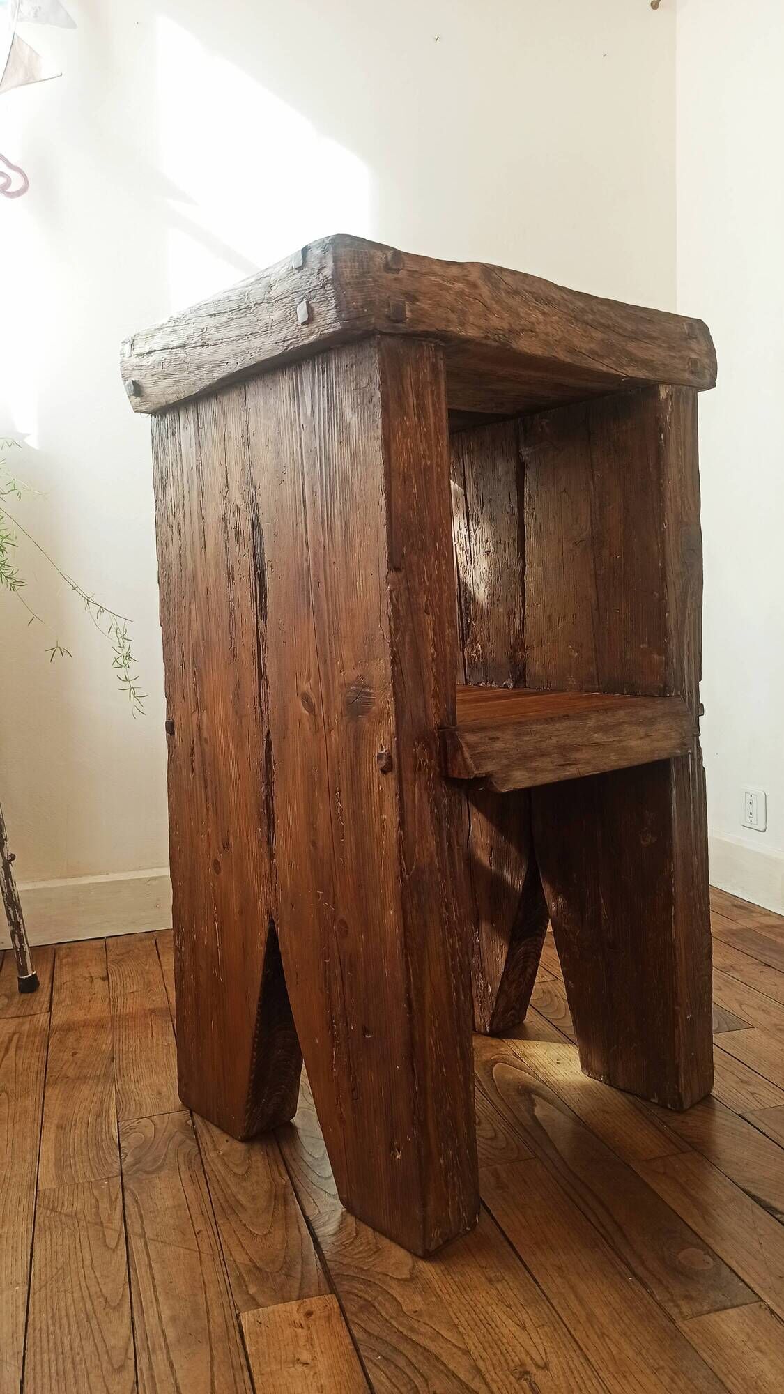 Occasional table/side table/shelf