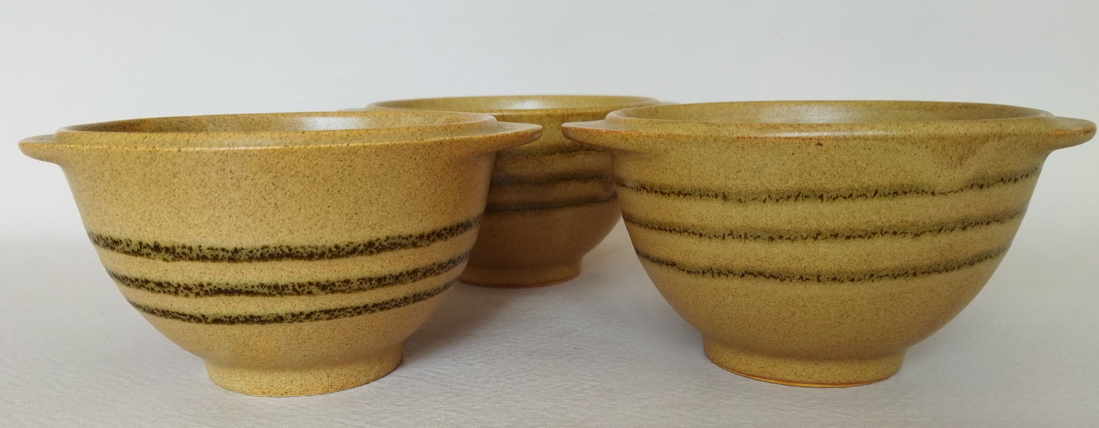 3 ear bowls in Sarreguemines sandstone