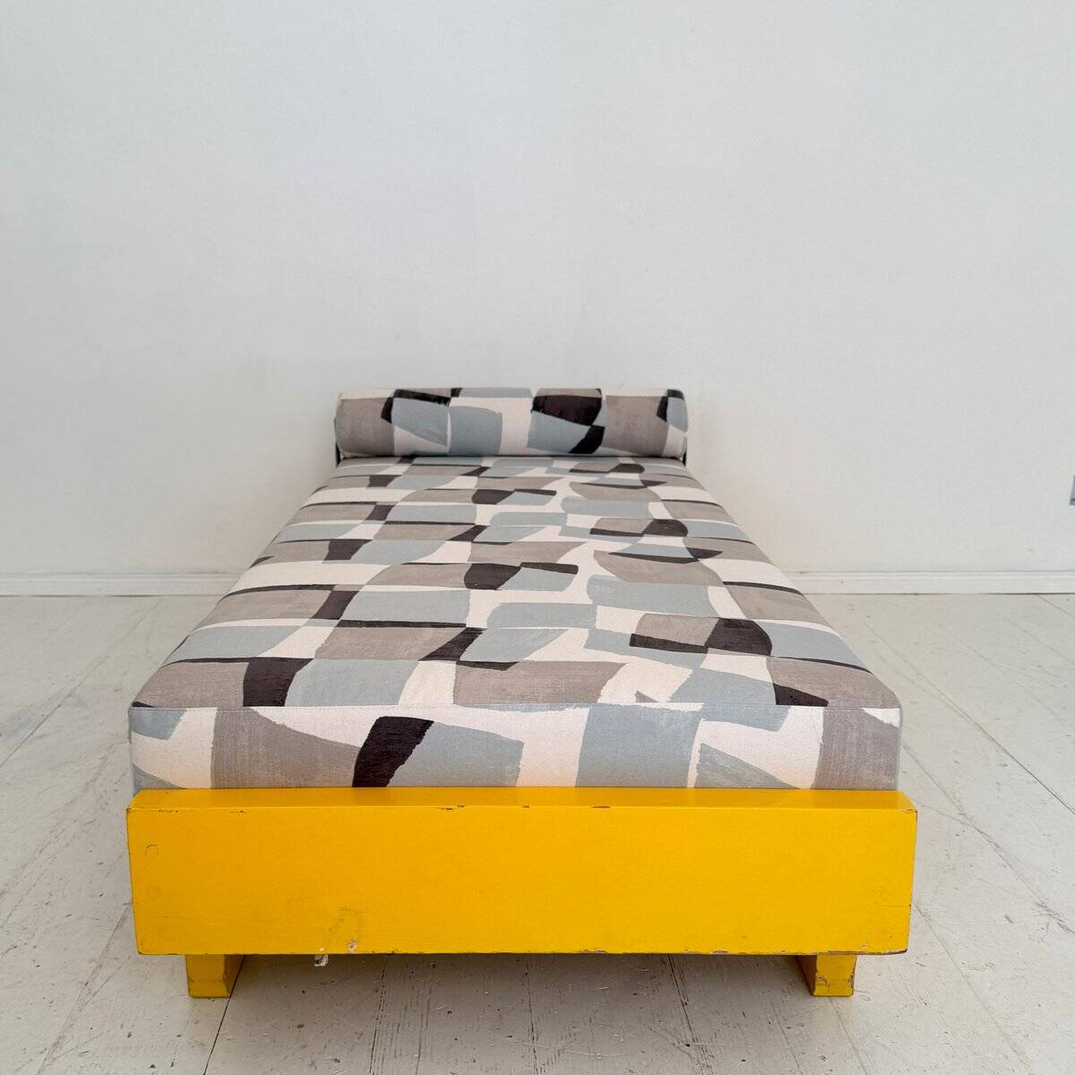 German Bauhaus Yellow Daybed, 1920s