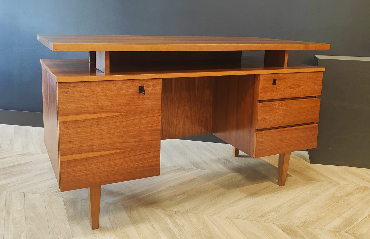 Mid Century bureau