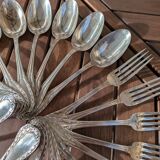 Set of 12 silver plated forks and 12 spoons 84g