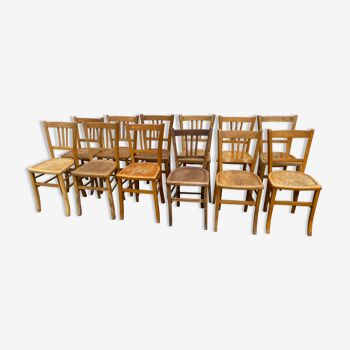 Set de 12 chaises de bistrot