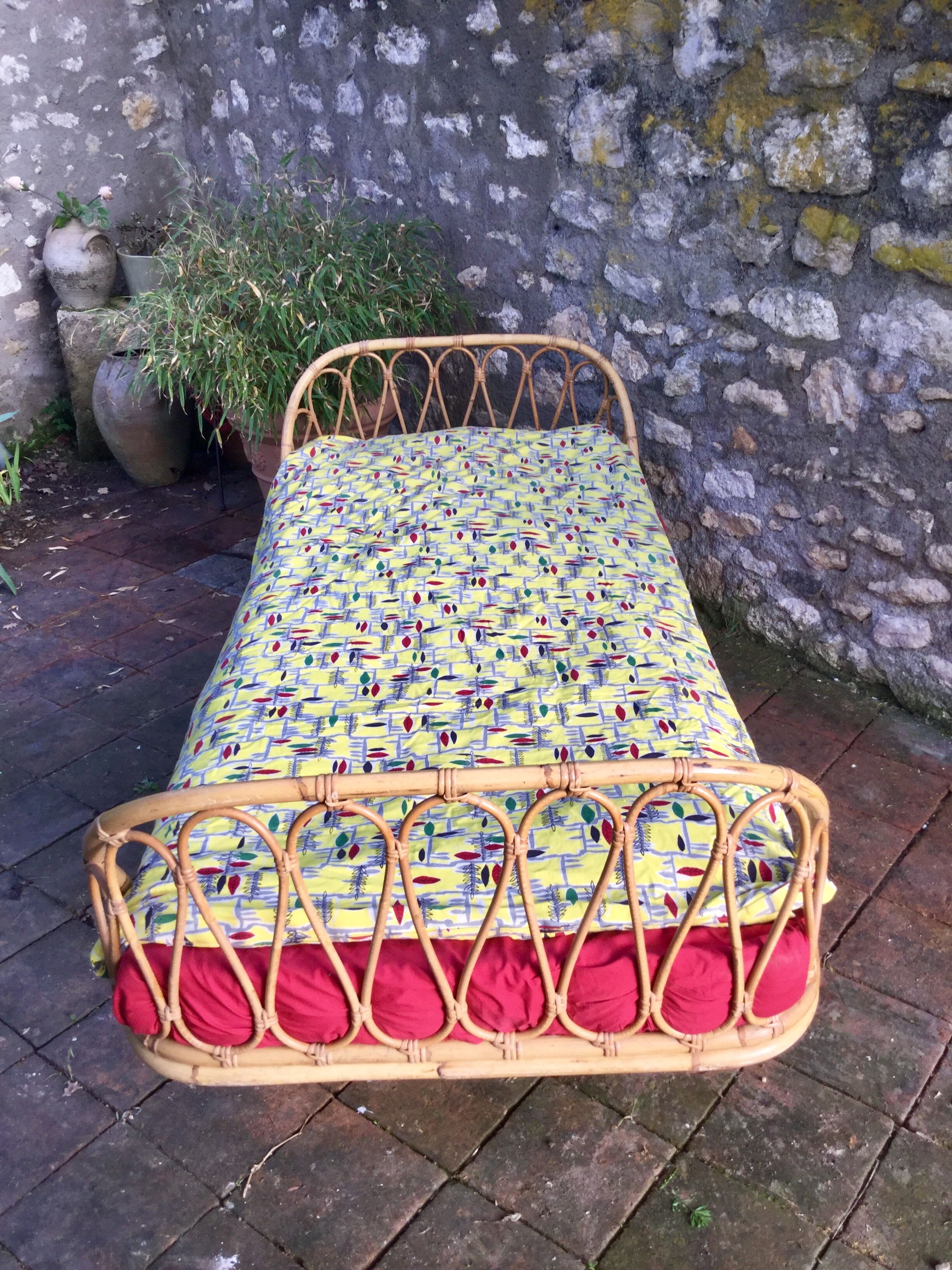 Bed rattan of the 1960s