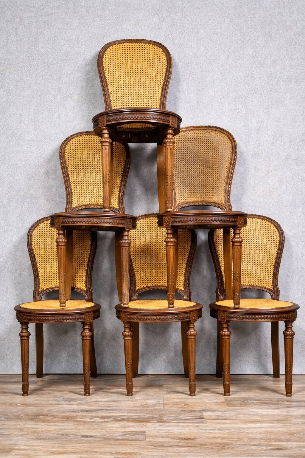 Elegant set of 6 chairs known as "rackets", in the Louis XVI style.