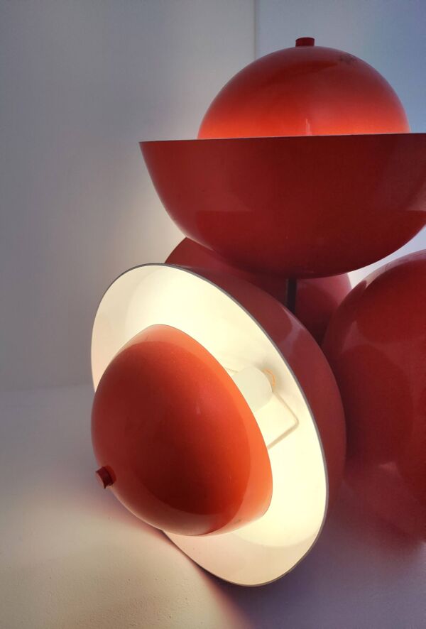 Lampe de salon a 4 feux en metal laque de couleur orange circa 1970