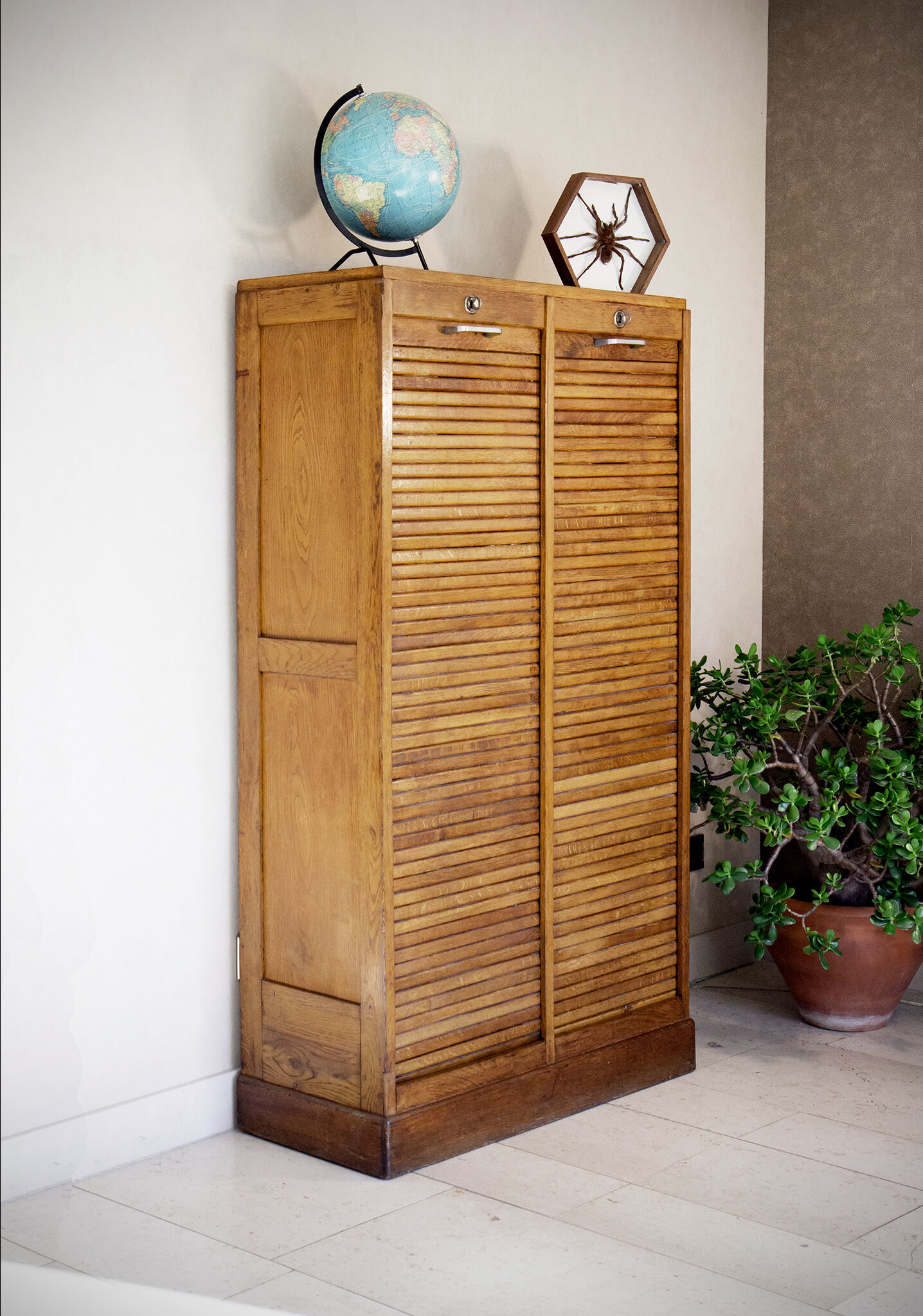 Superb Cabinet double curtain, 40-50 year, solid oak