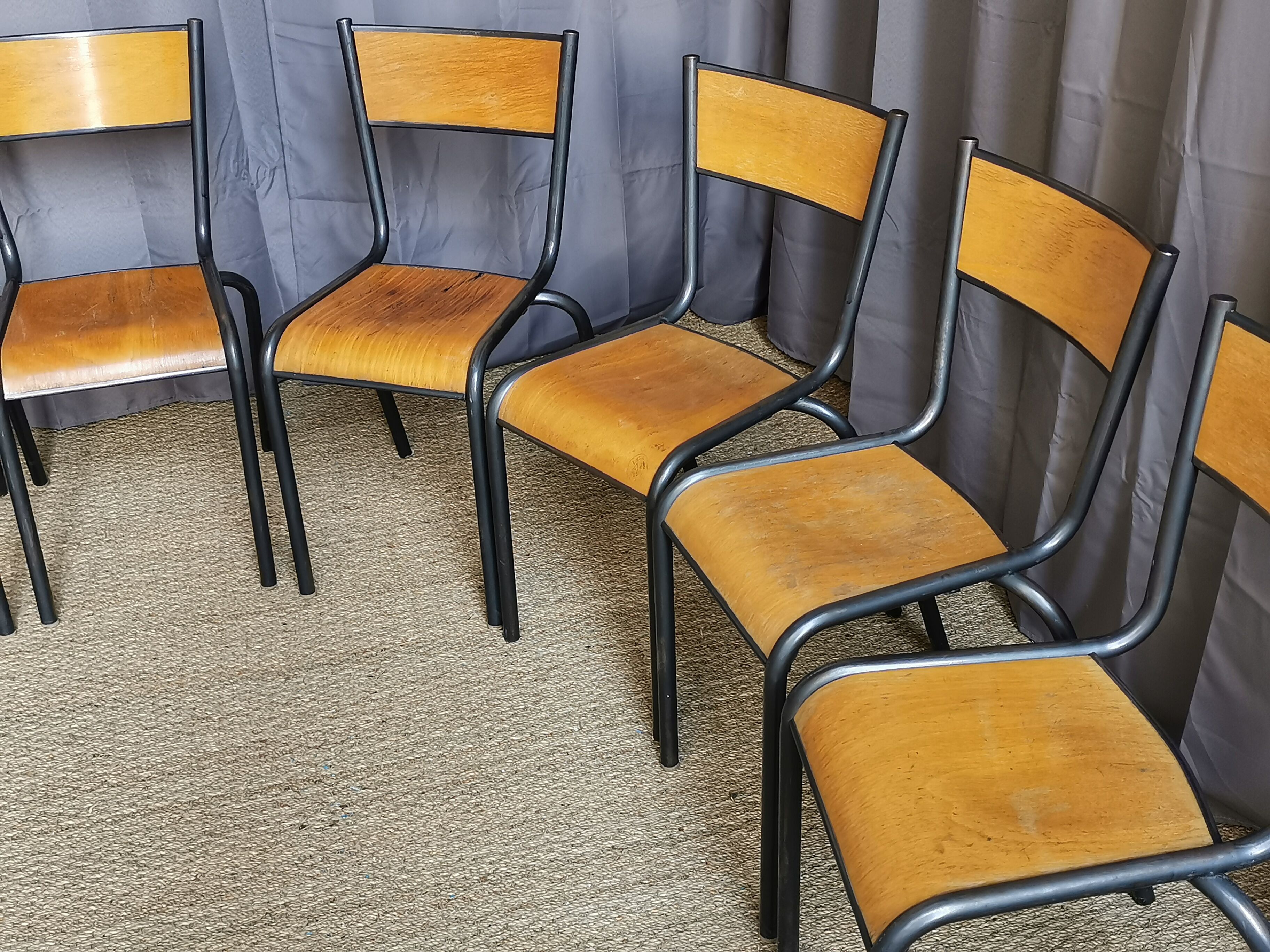 Lot of 18 vintage chairs "mullca"