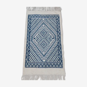 Tapis margoum blanc et bleu traditionnel