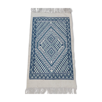 Tapis margoum blanc et bleu traditionnel