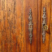 Ancien buffet parisien en pin
