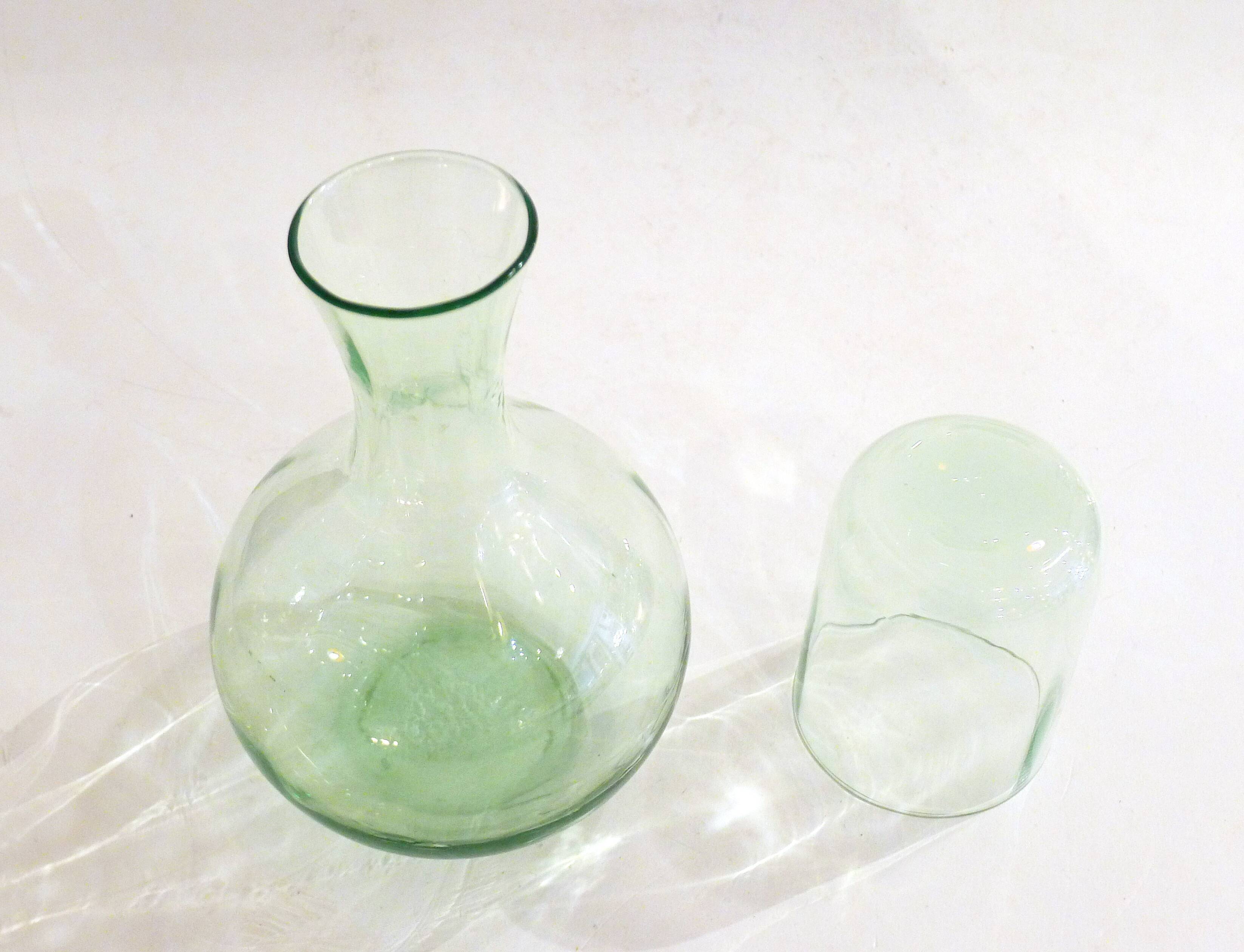 Carafe & uralin glass