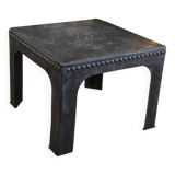 Coffee table in riveted and galvanized metal