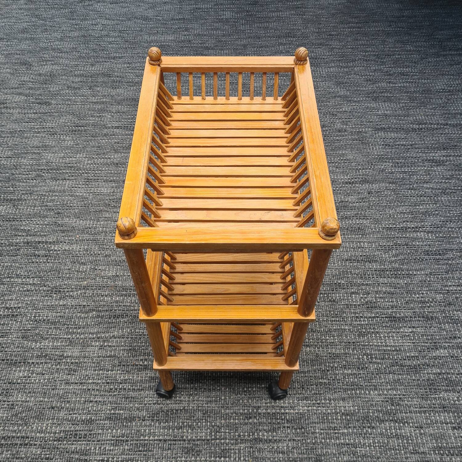 Wooden trolley with casters
