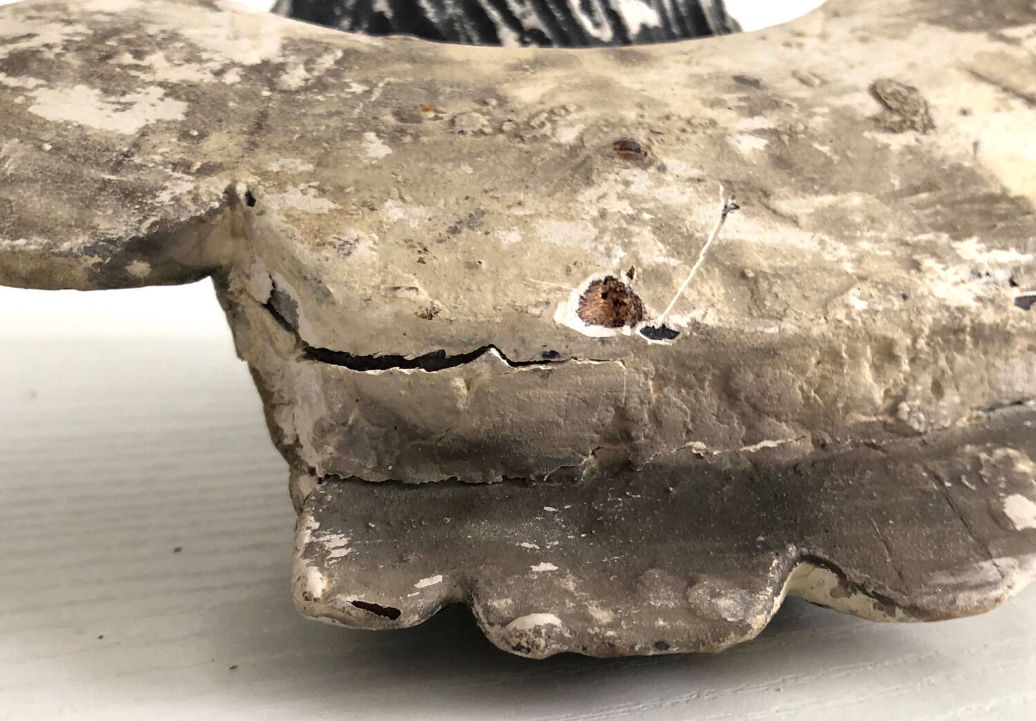 Angel in wood and plaster