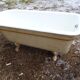 Baignoire en fonte pieds en griffes d'aigle
