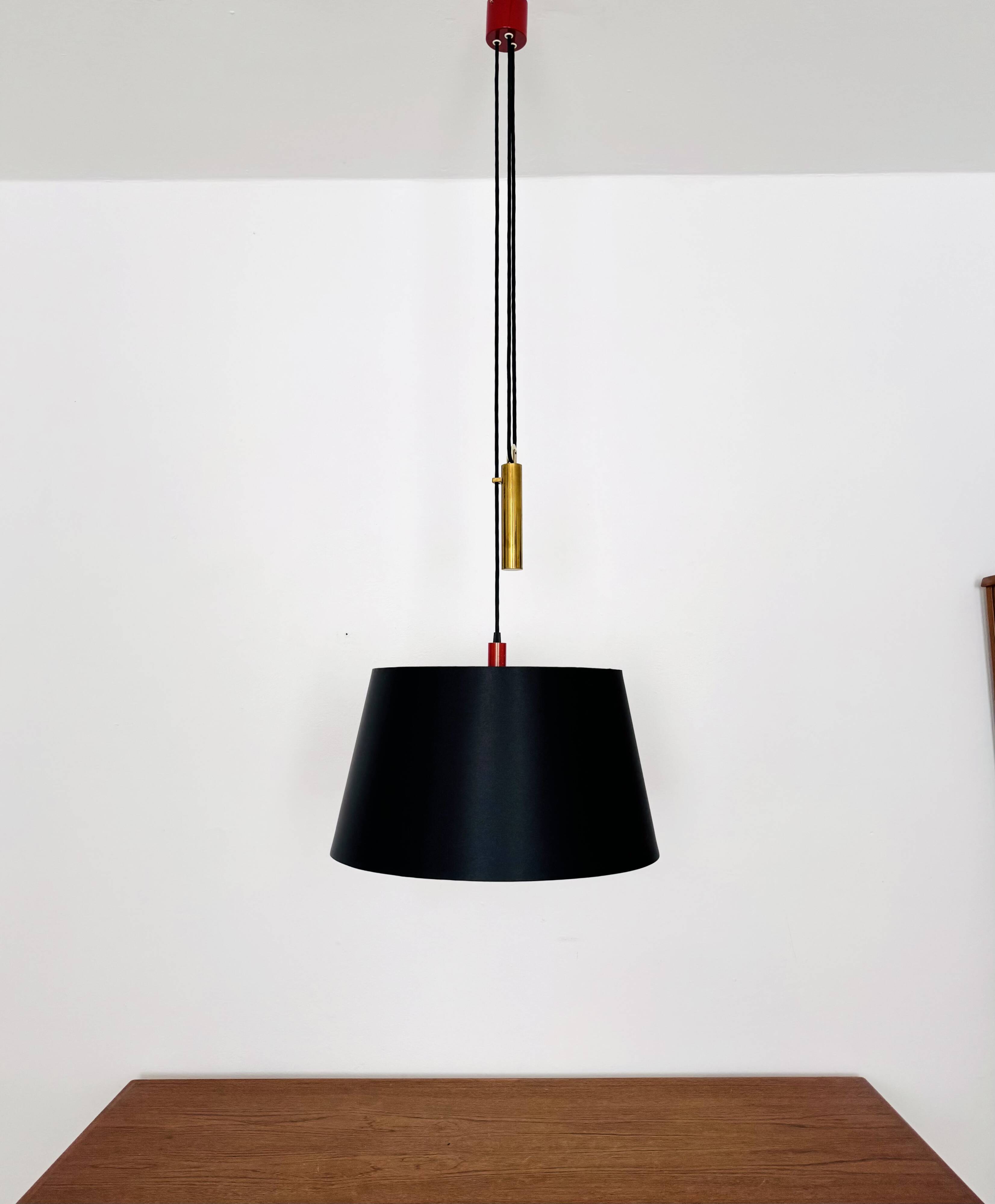 Adjustable Pendant Lamp with Counterweight