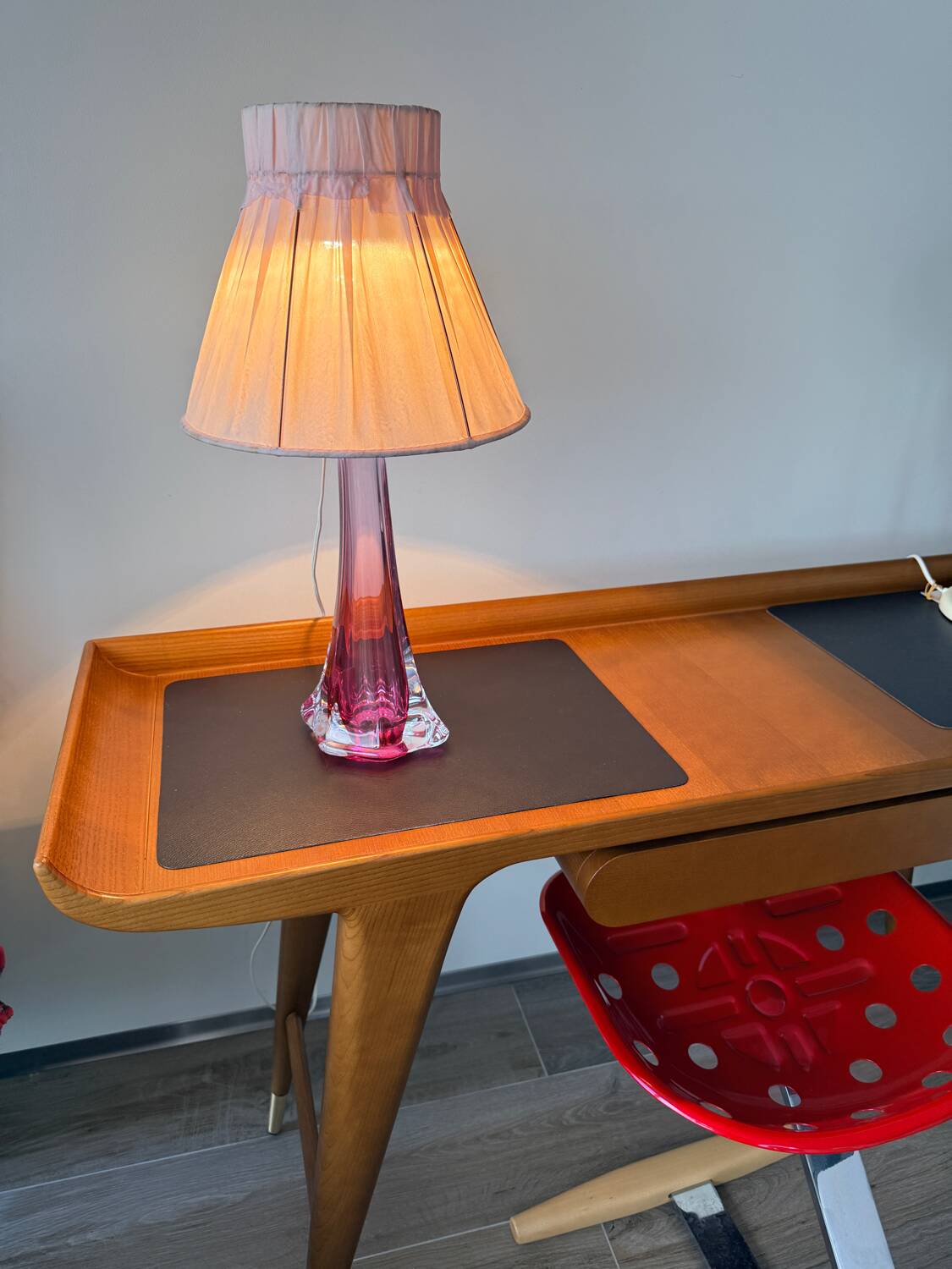 Val Saint Lambert violet lamp