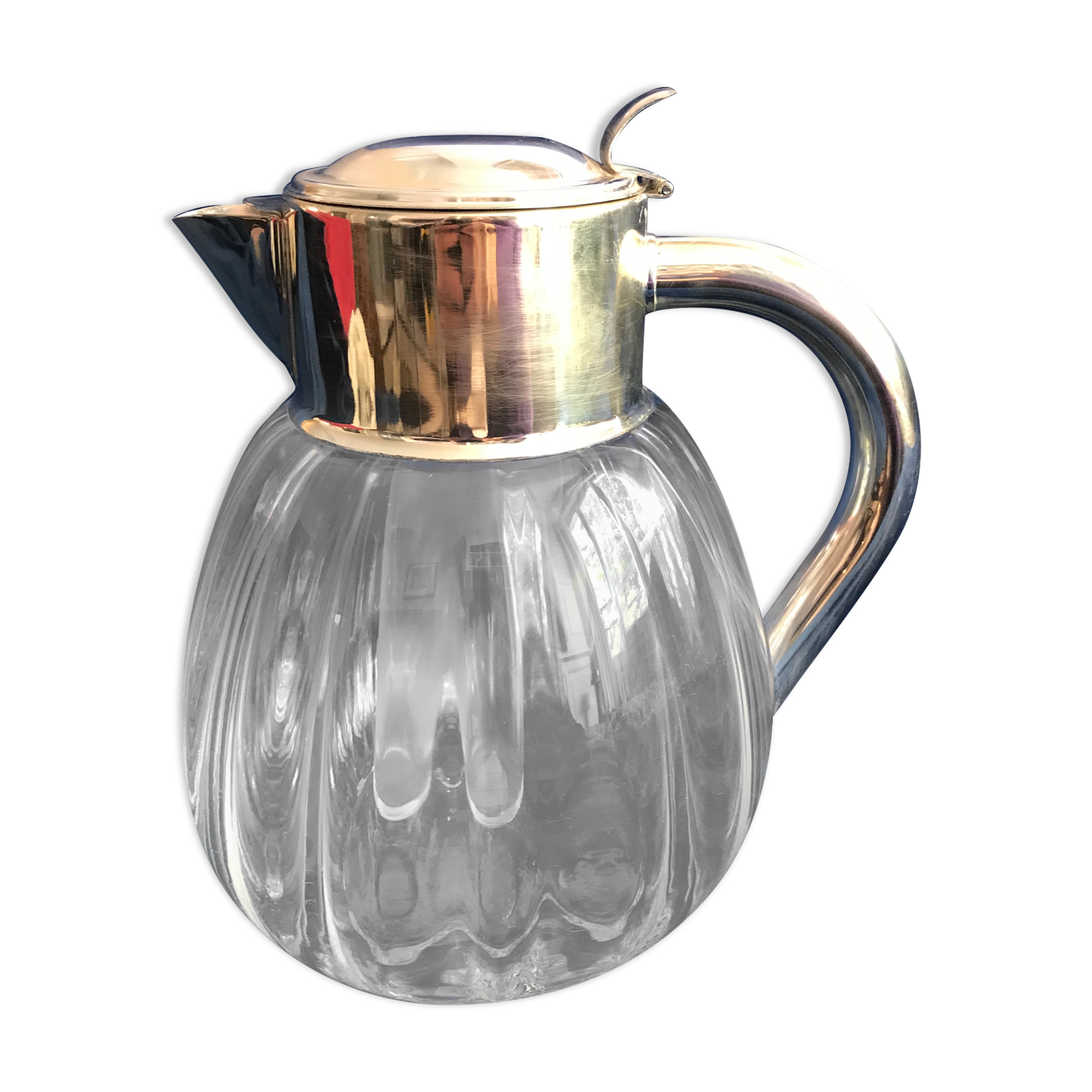 Large pitcher decanter with an ice cooler tube