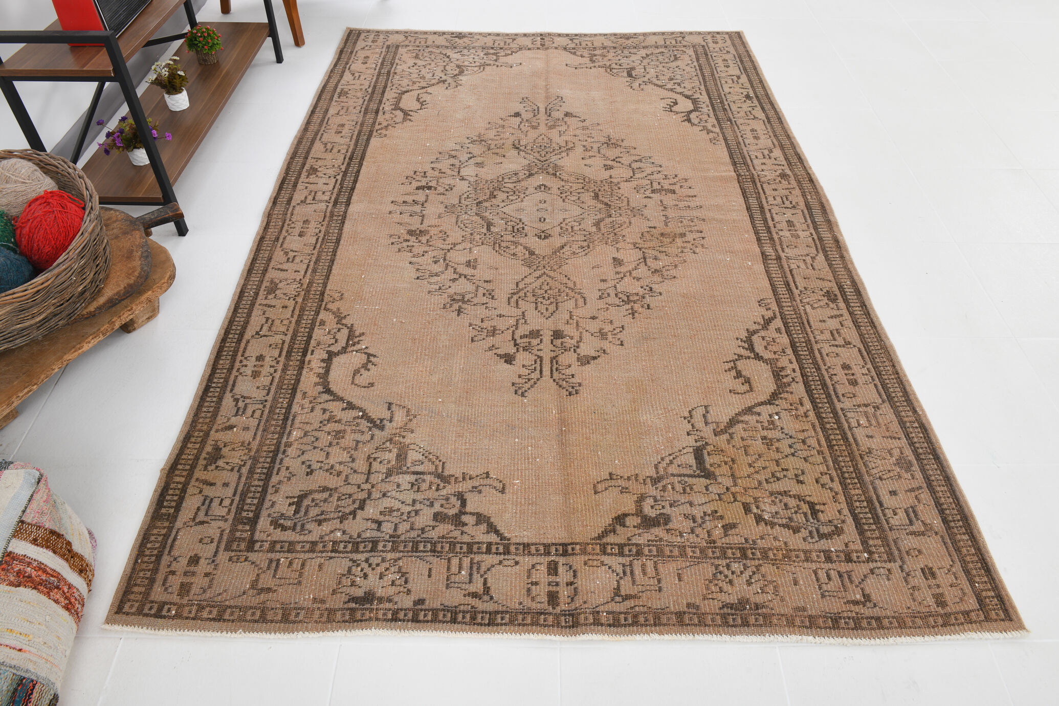 Classic floral brown vintage  rug