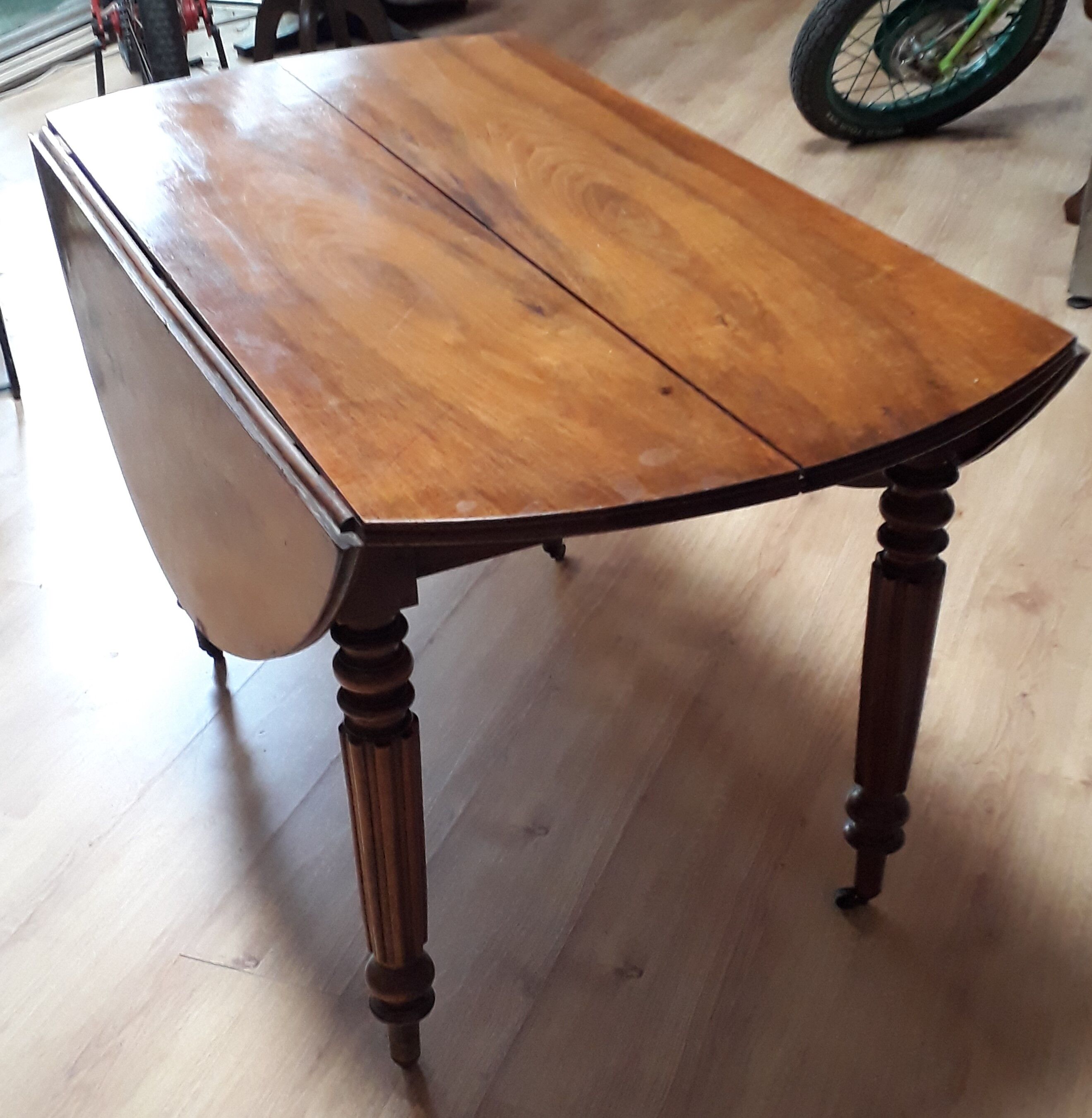 Table Louis Philippe foot turn a rabbet very practical125cm bend 64cm h 71cm