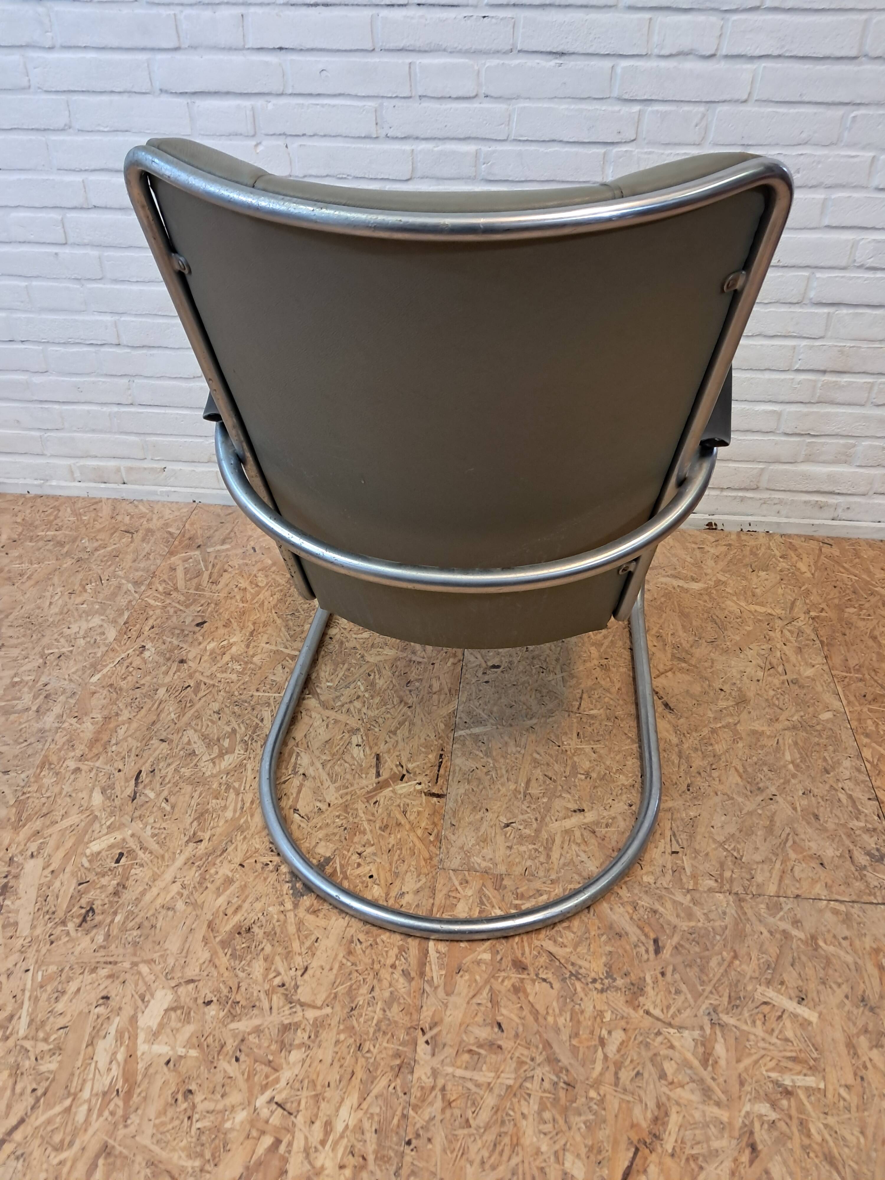Gispen 412 Modernist Armchair