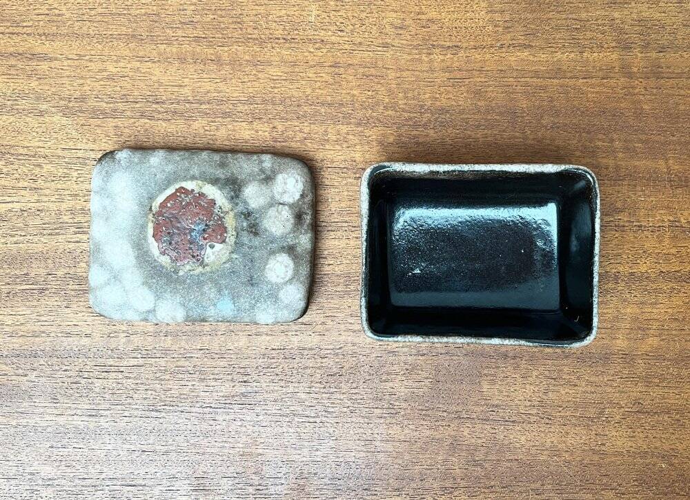 West German pottery box, fat lava WGP from the mid-century with lid, 1960s.