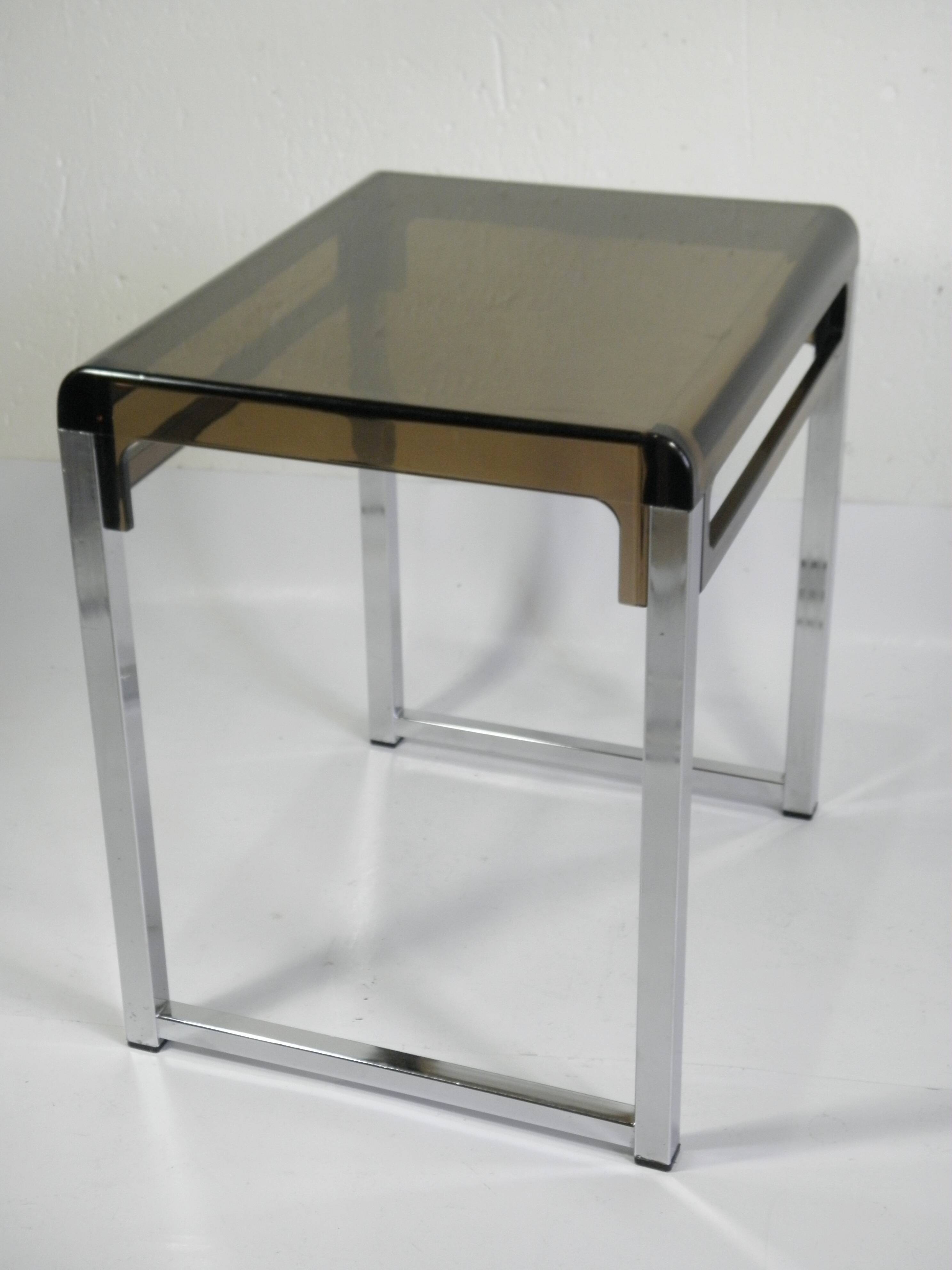 Table basse plexiglas et chrome - design 1970