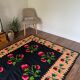 Tapis floral roumain tissé à la main en laine design bohème avec des fleurs 167x225cm