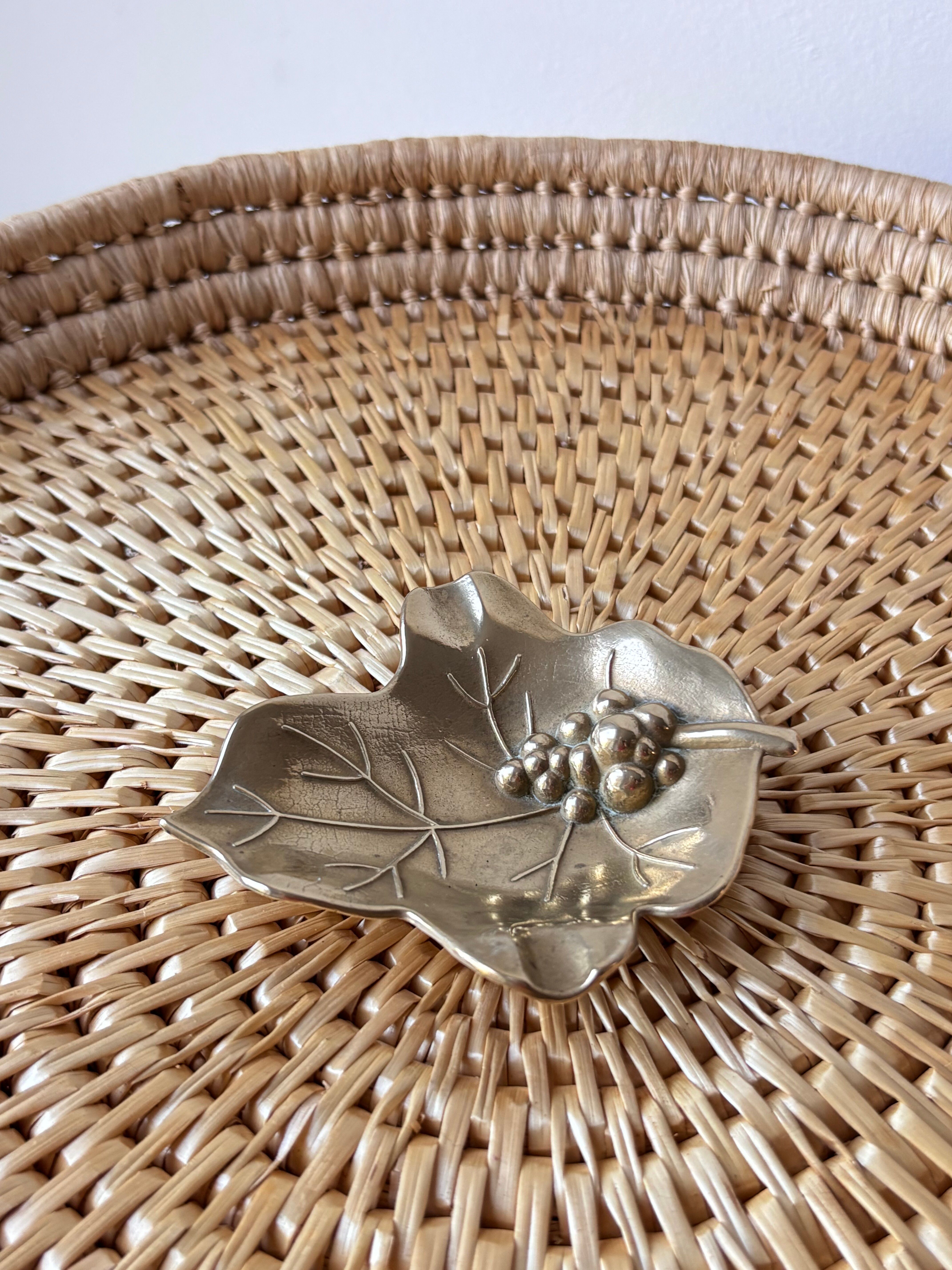 Silver-plated catchall - vine leaf with bunch of grapes
