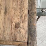 Carpenter's workbench in solid beech wood.