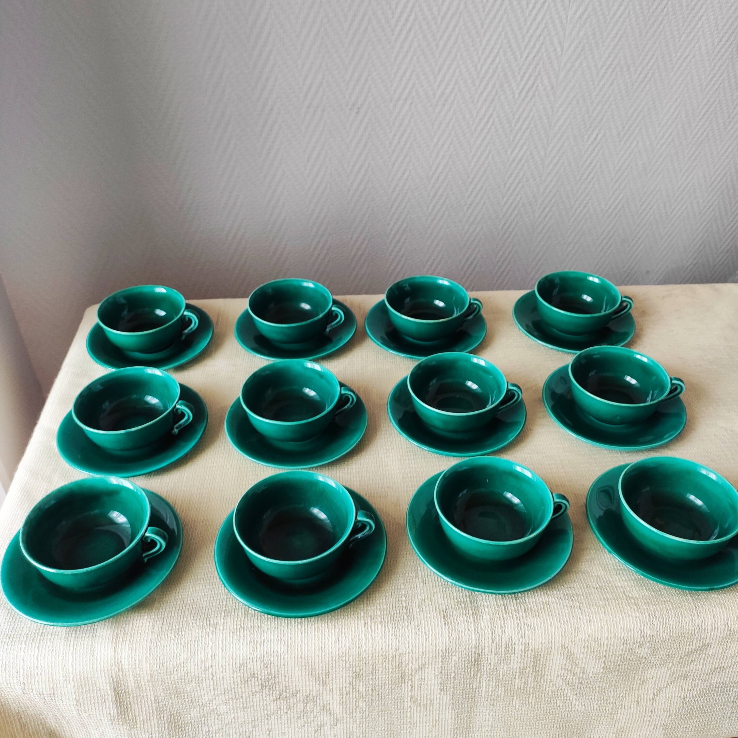 Set of 12 French coffee cups signed by Jean Pobéry in Art Deco style.