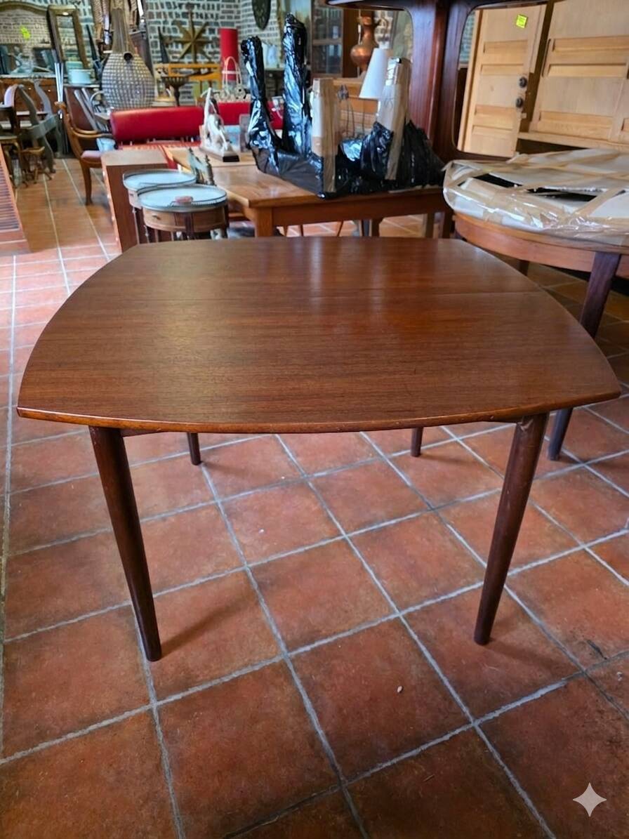 Scandinavian extendable teak table from the 1960s (butterfly extension)