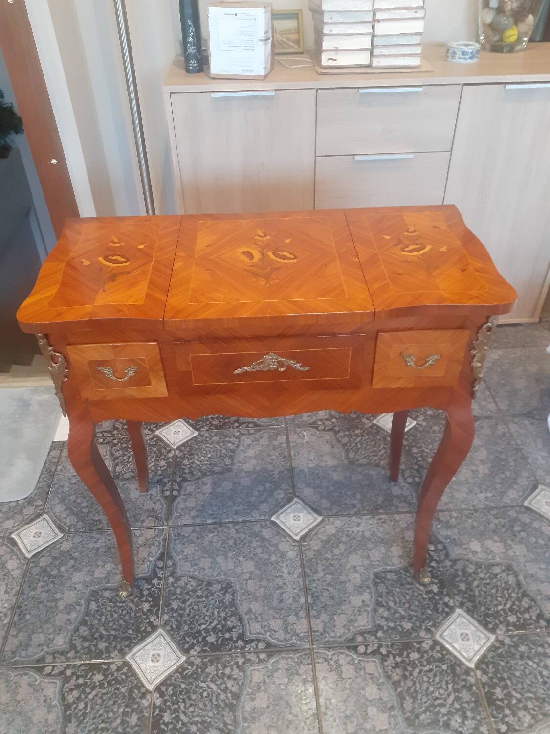 Louis XV style rosewood marquetry dressing table